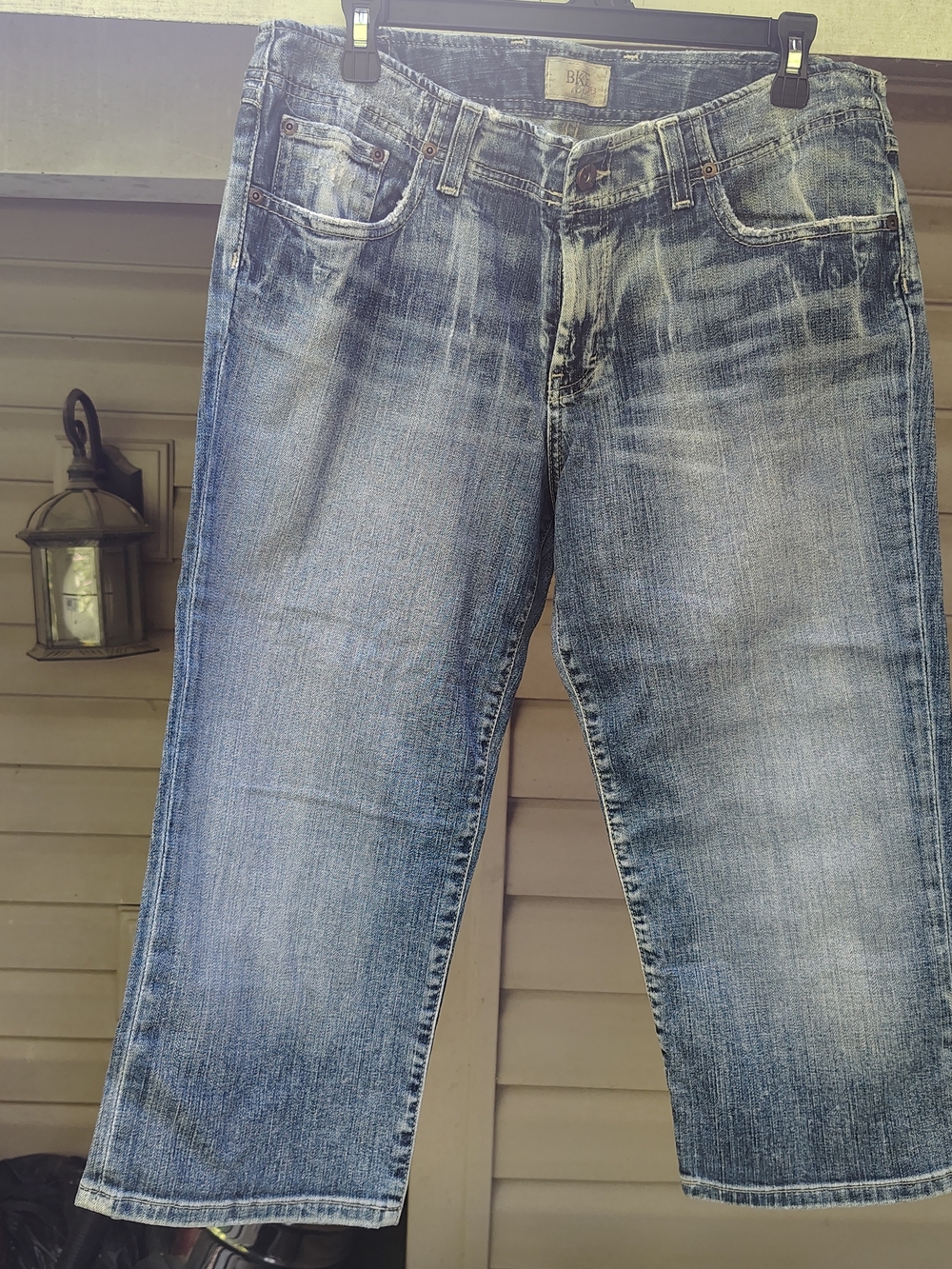 BKE Women's Blue Washed Capris